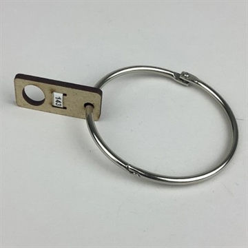 Trådholder med Ring og 10 stk. vindsler i MDF